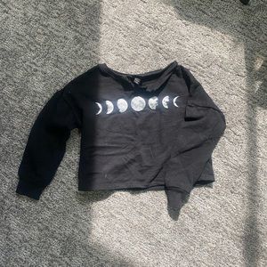 Super cute cropped sweatshirt with the phases of the moon